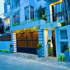 8 Luxury Negombo